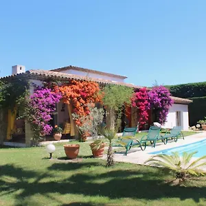 https://la-villa-topi.fr-provencehotel.com